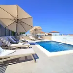 Дом отдыха Quarnaro With Heated Pool