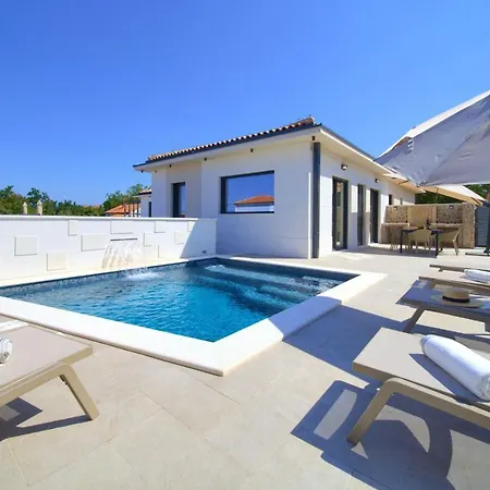 Quarnaro With Heated Pool