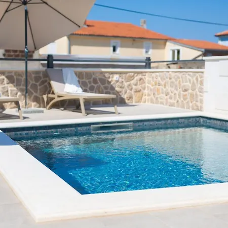 Quarnaro With Heated Pool Holiday home Omisalj