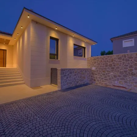Quarnaro With Heated Pool Holiday home *