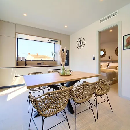 Vakantiehuis Quarnaro With Heated Pool Omišalj