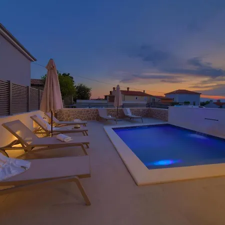 Prázdninový dům Quarnaro With Heated Pool Omišalj