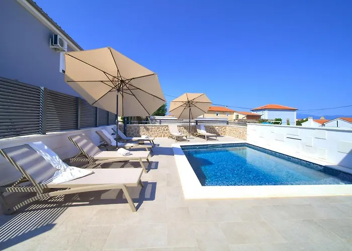 Vakantiehuis Quarnaro With Heated Pool