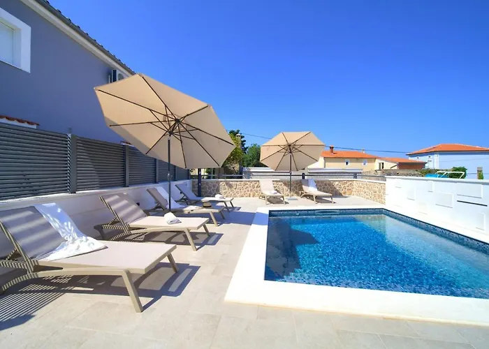 Tatil Evi Quarnaro With Heated Pool