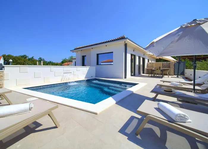 Quarnaro With Heated Pool