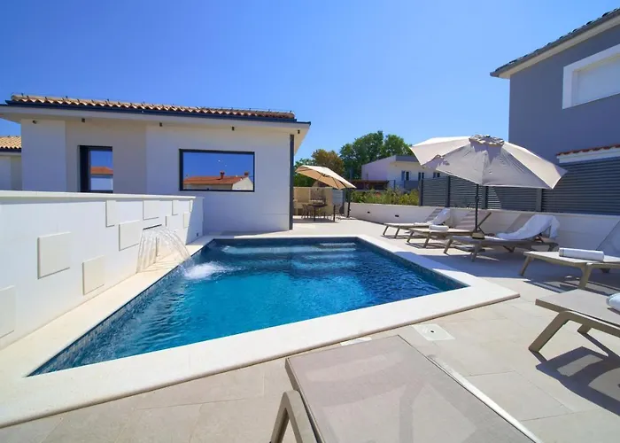 Quarnaro With Heated Pool Tatil Evi