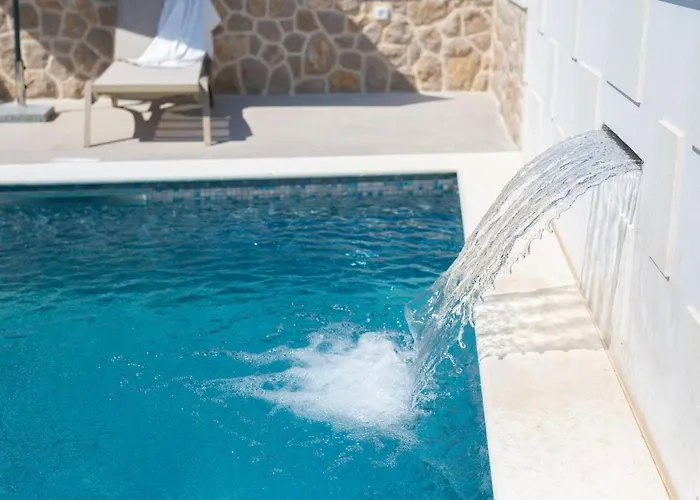 Quarnaro With Heated Pool Omišalj